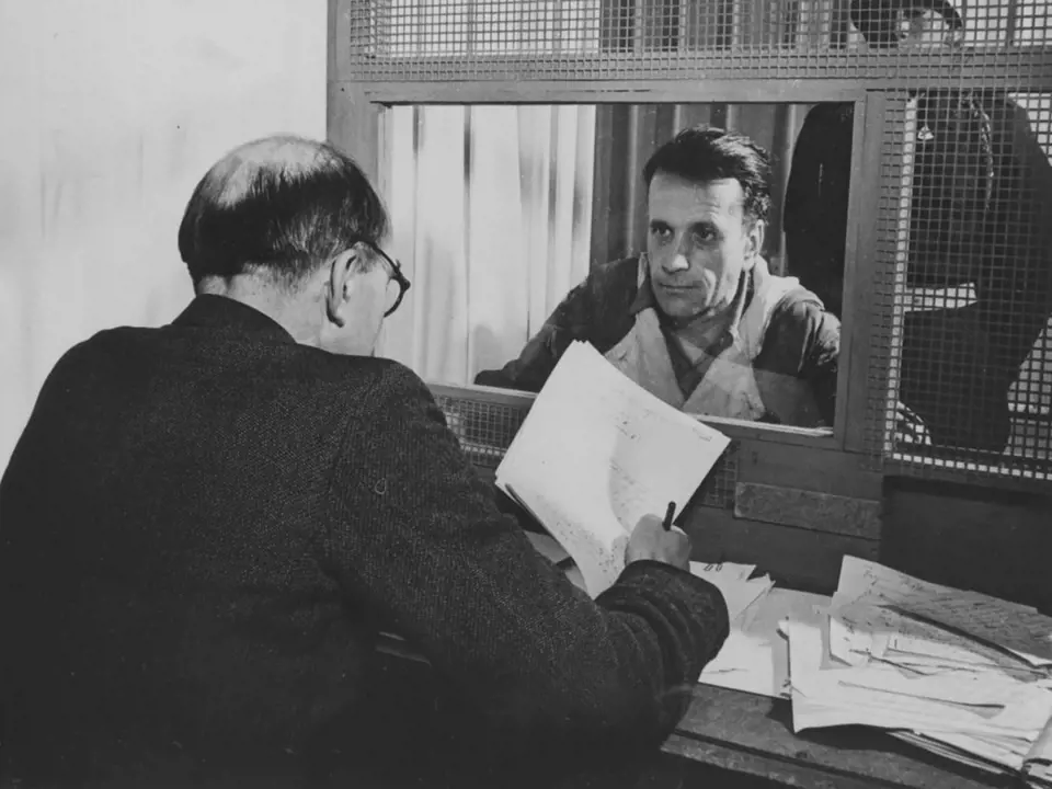 1945, Německo, Norimberk, „SS-Hauptsturmführer“ Waldemar Hoven se svým právníkem Hansem Gawlikem.