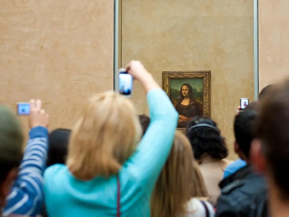 Louvre ukrývá nejslavnější obraz světa – Monu Lisu. 