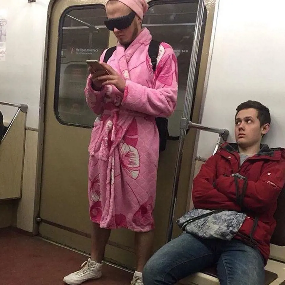 FOTOGALERIE PŘÍZRAKŮ: Tohle byste v metru ani šalině potkat nechtěli!