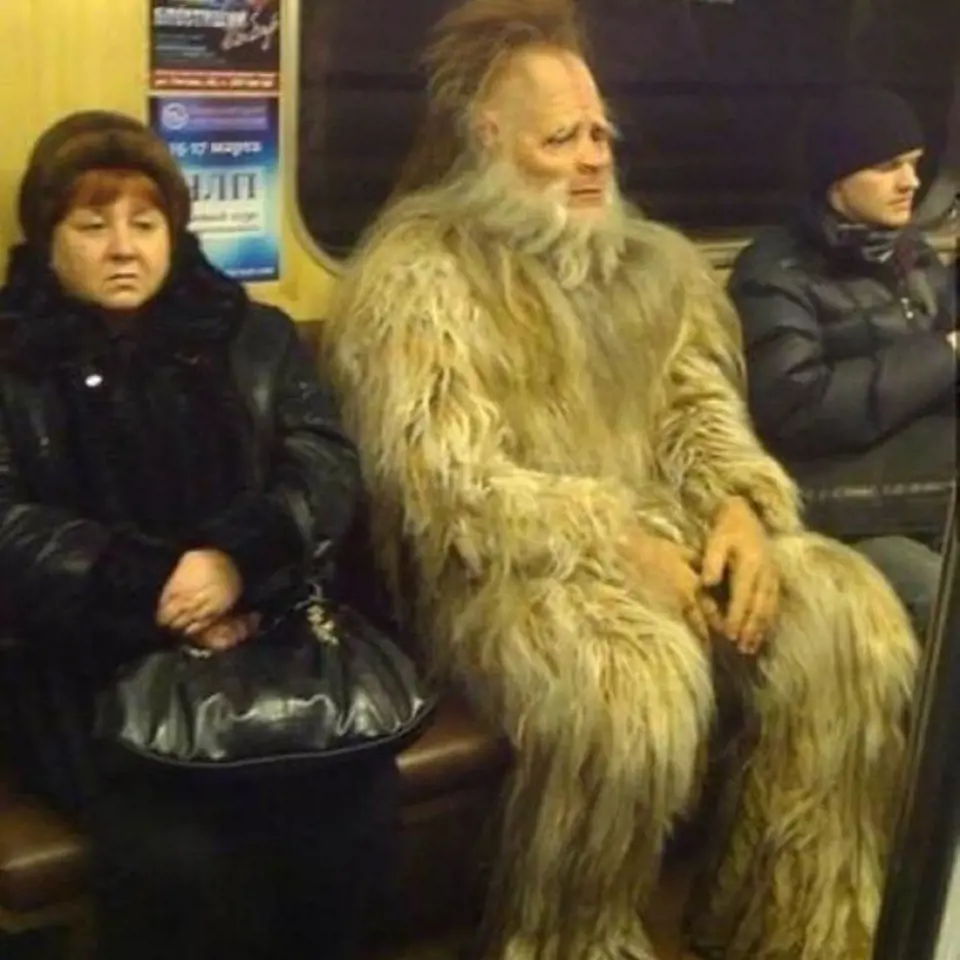 FOTOGALERIE PŘÍZRAKŮ: Tohle byste v metru ani šalině potkat nechtěli!