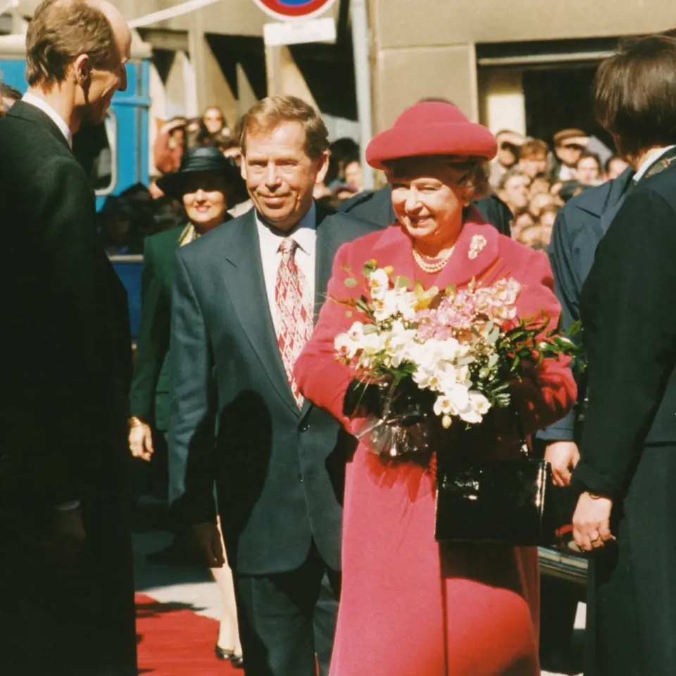 Královna Alžběta II. s Václavem Havlem