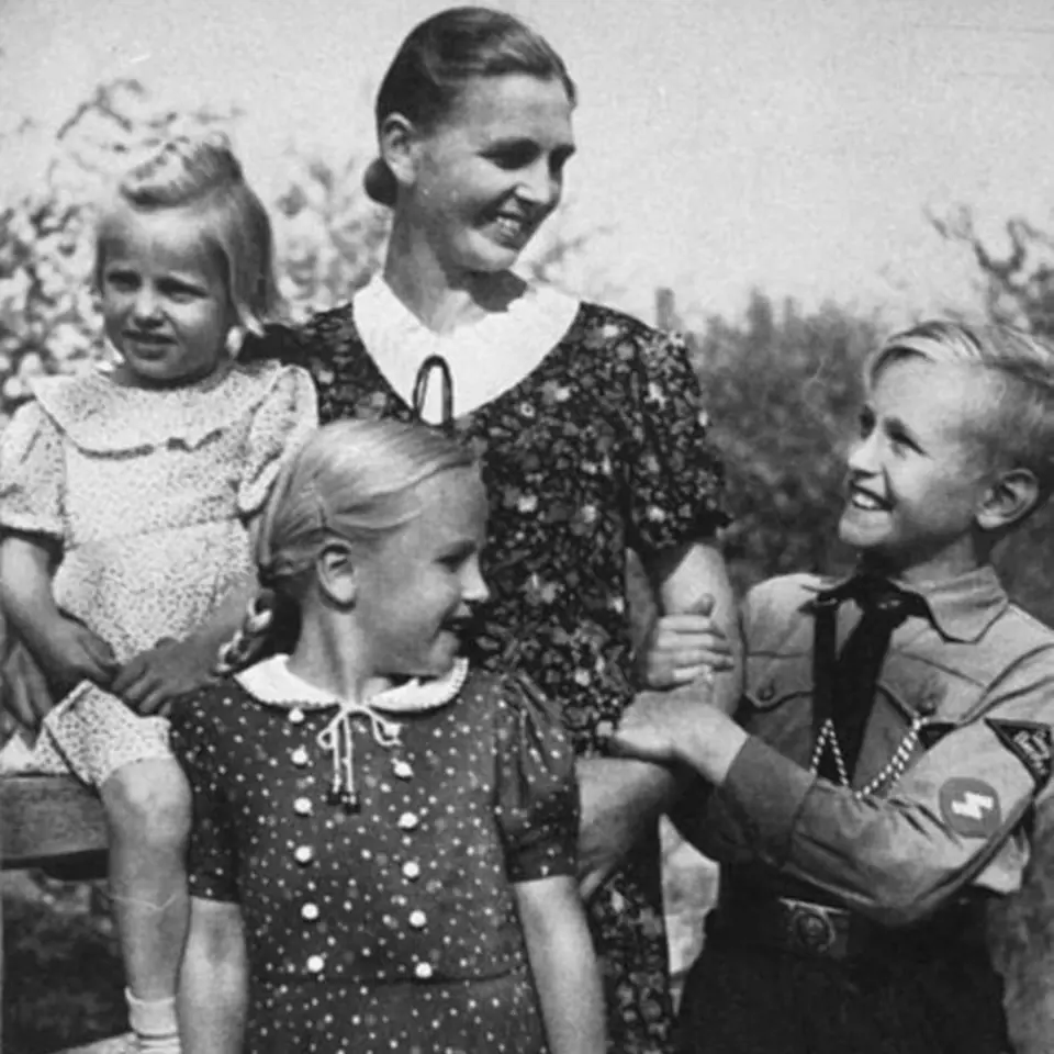 Ideální žena dle nacistické propagandy byla v domácnosti a starala se o děti