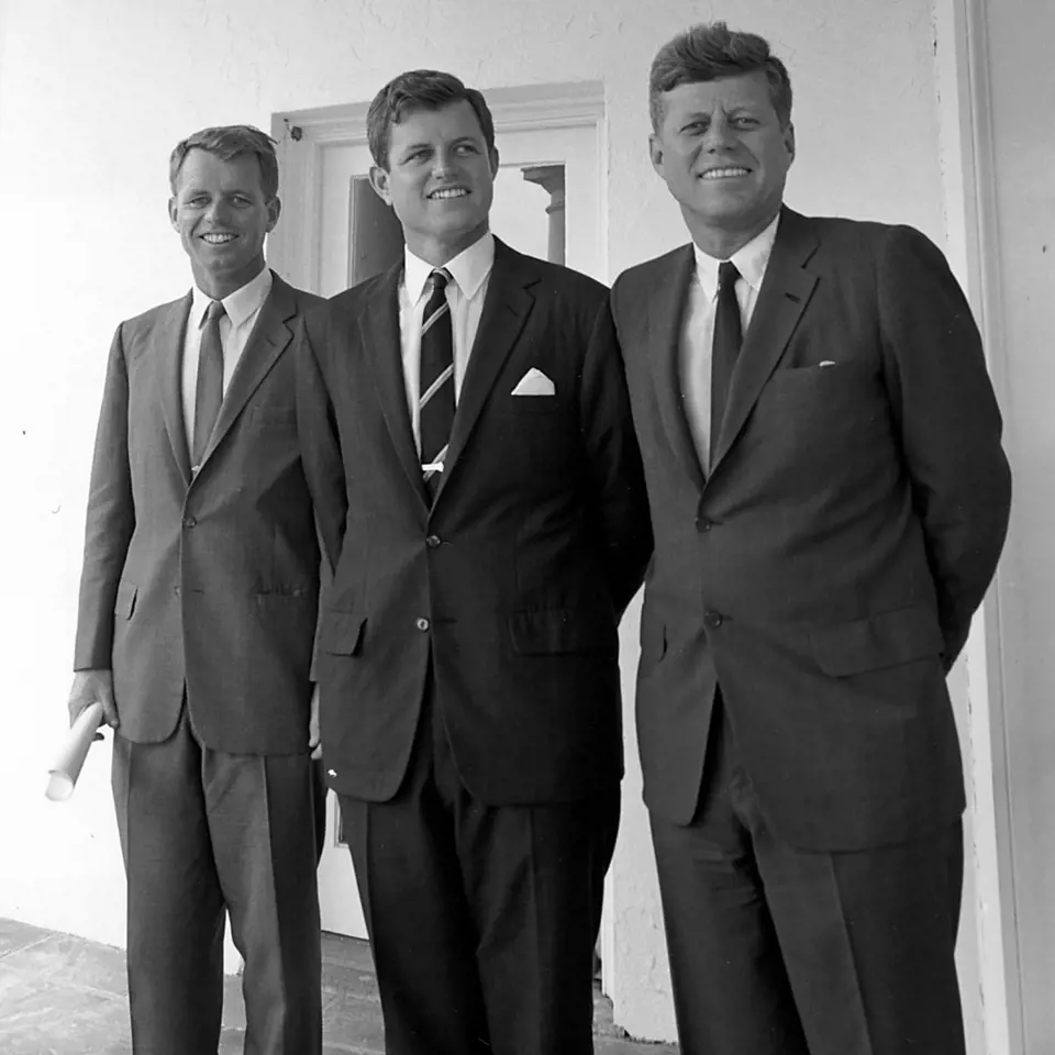Robert, Ted a John, bratři Kennedyovi.