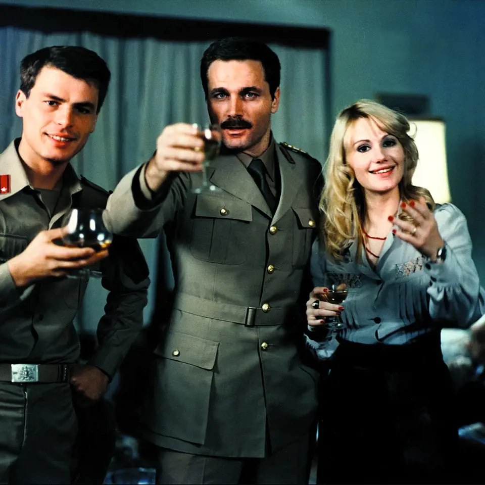 Michele, Franco Nero a Miou-Miou ve filmu Vítězný pochod (1976).