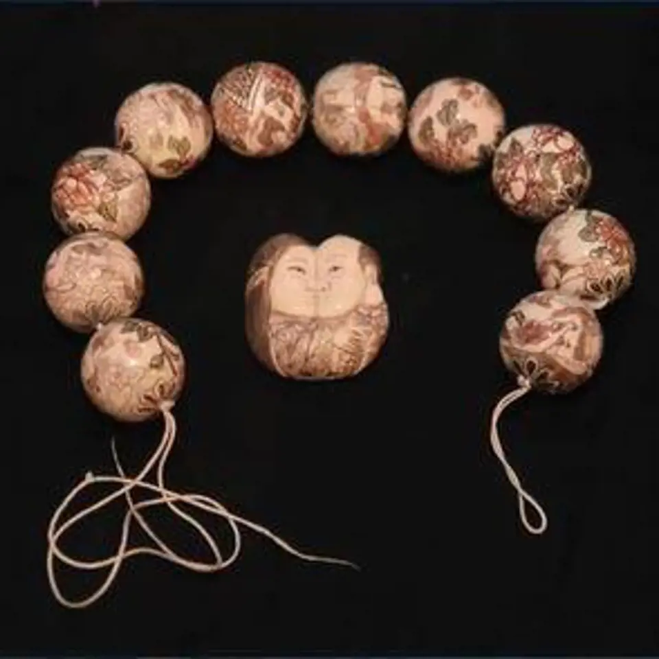 Venušiny kuličky s erotickými motivy z období císařské číny - dinastie SUN, 1000 n. l.