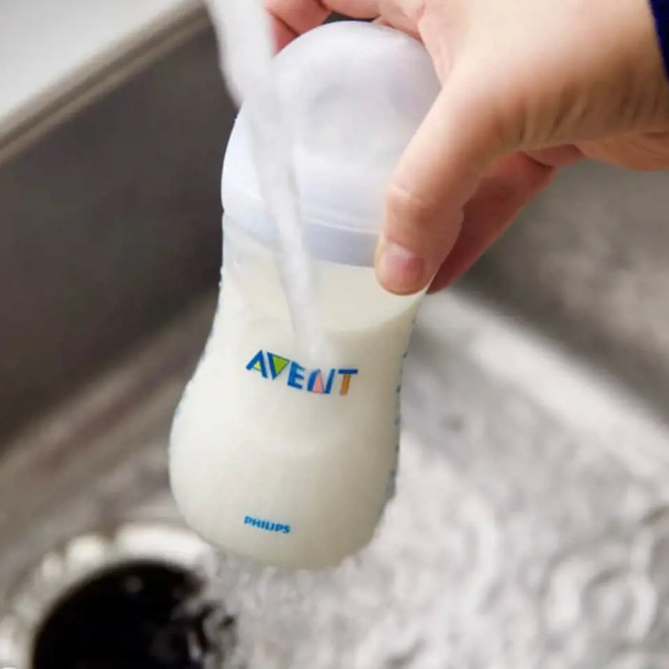 Mateřské mléko se v mikrovlnce neohřívá.