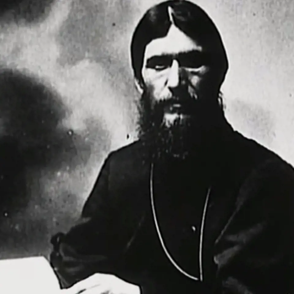 Rasputin při motlitbě.