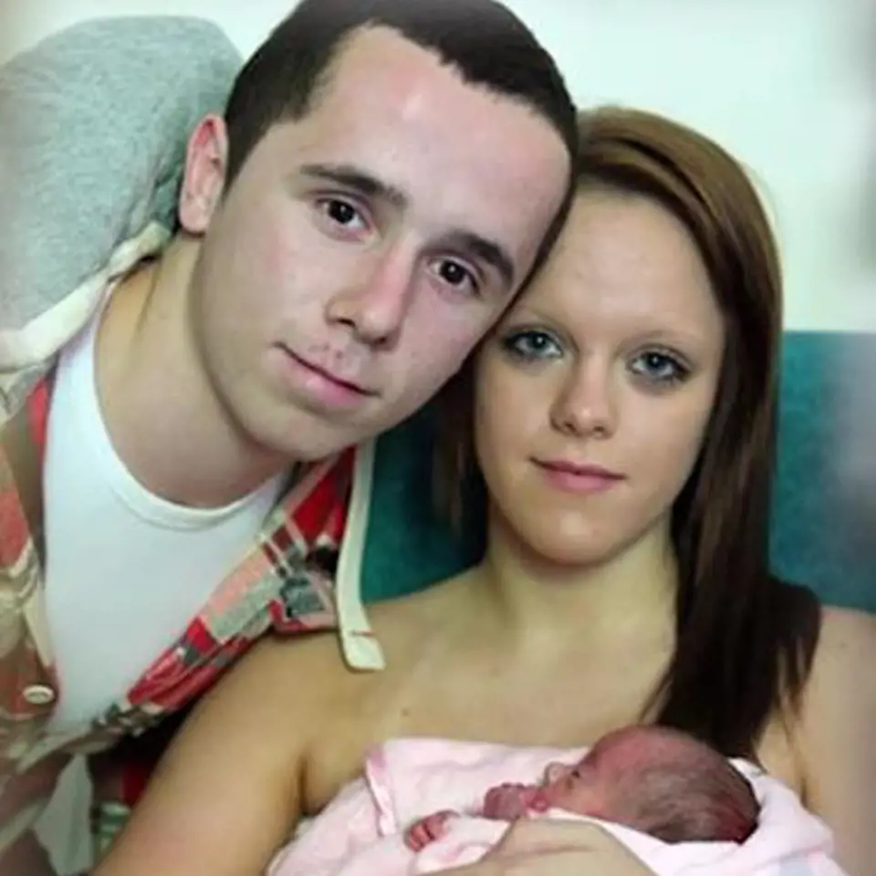 Tia Davies a Jordan Williams s novorozenou dcerou.