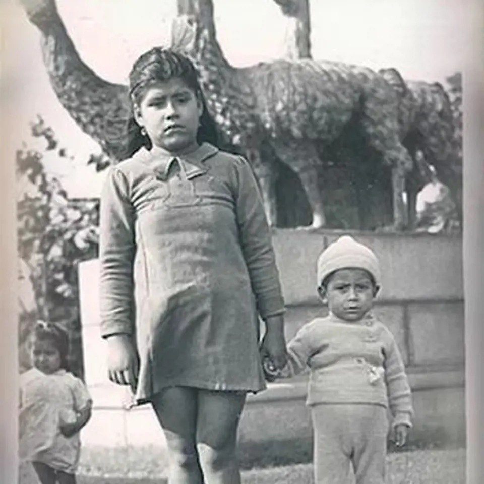 Lina Medina se svým synem.